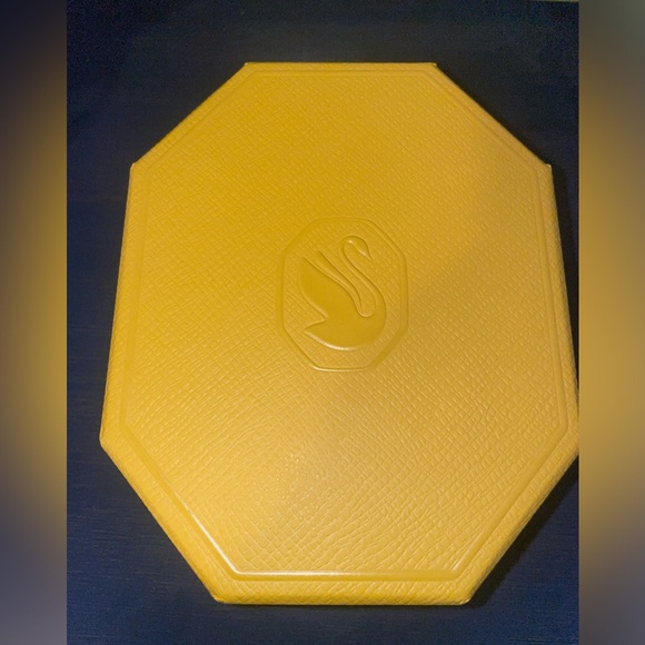 New Swarovski Signum Pendant Swan - Picture 3 of 3